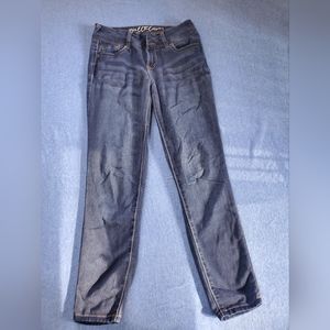 Size 9 stretchy Wallflower jeggings